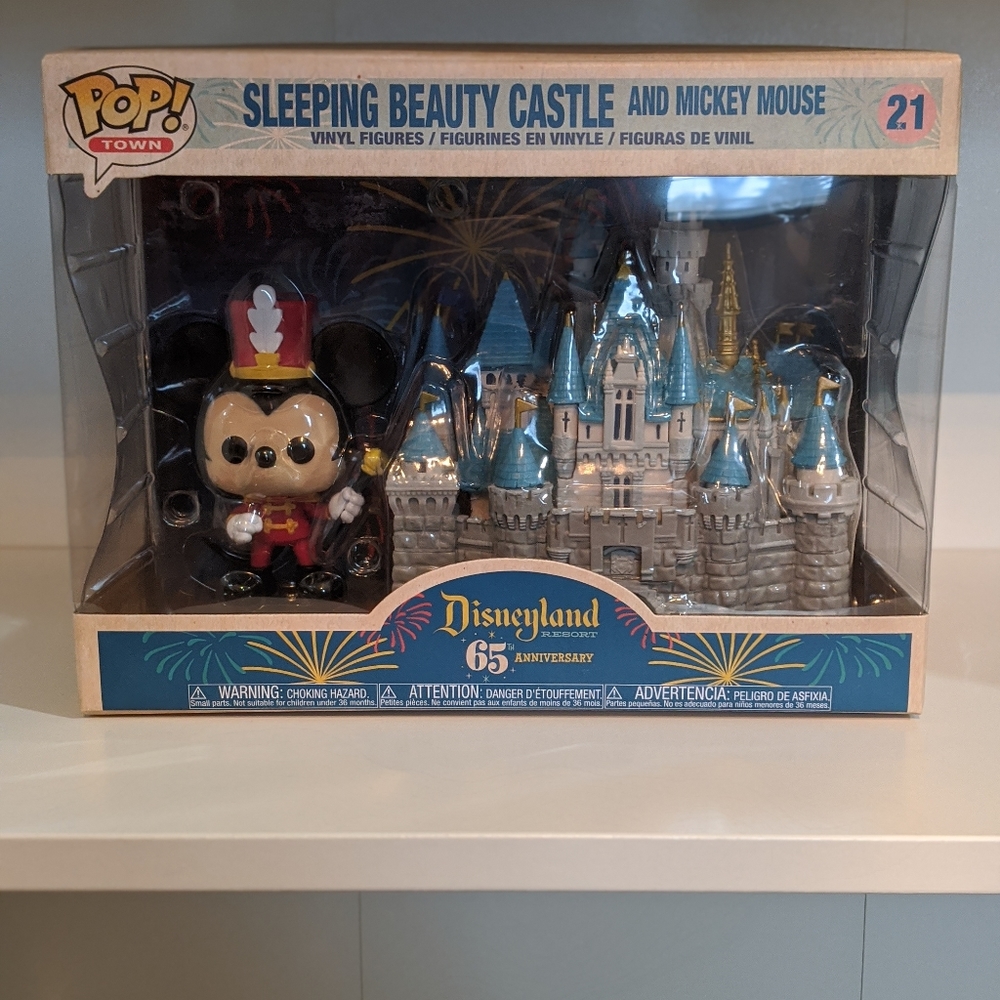 Sleeping beauty Castle Funko pop